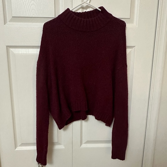 American Eagle Outfitters Sweaters - Knitted cropped sweater. Size LG